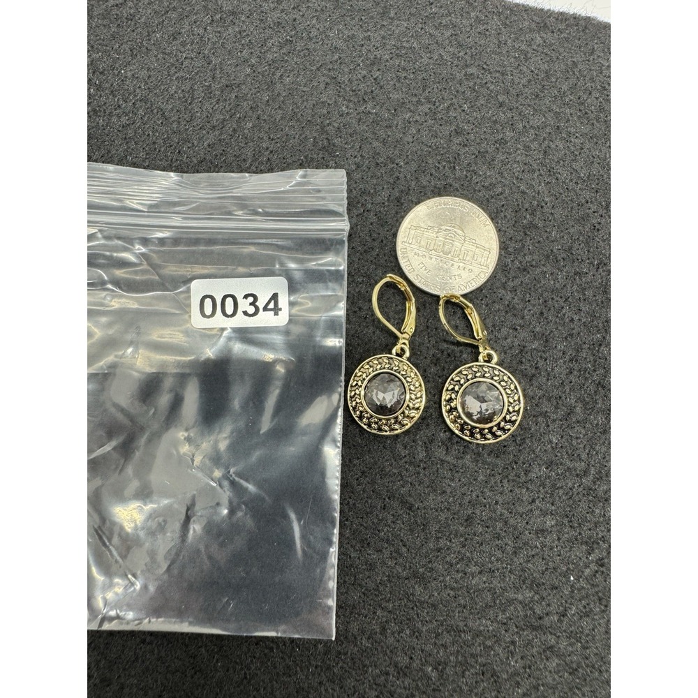 Black Crystal Round Medallion Dangle Earrings Gold Tone Leverback NEW - Picture 4 of 4
